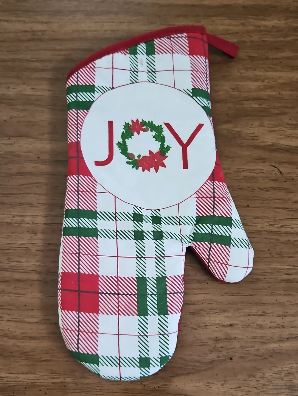 NWT St. Nicholas Square Monogram P Towels & Holiday Joy Plaid Mitt Pot Holders